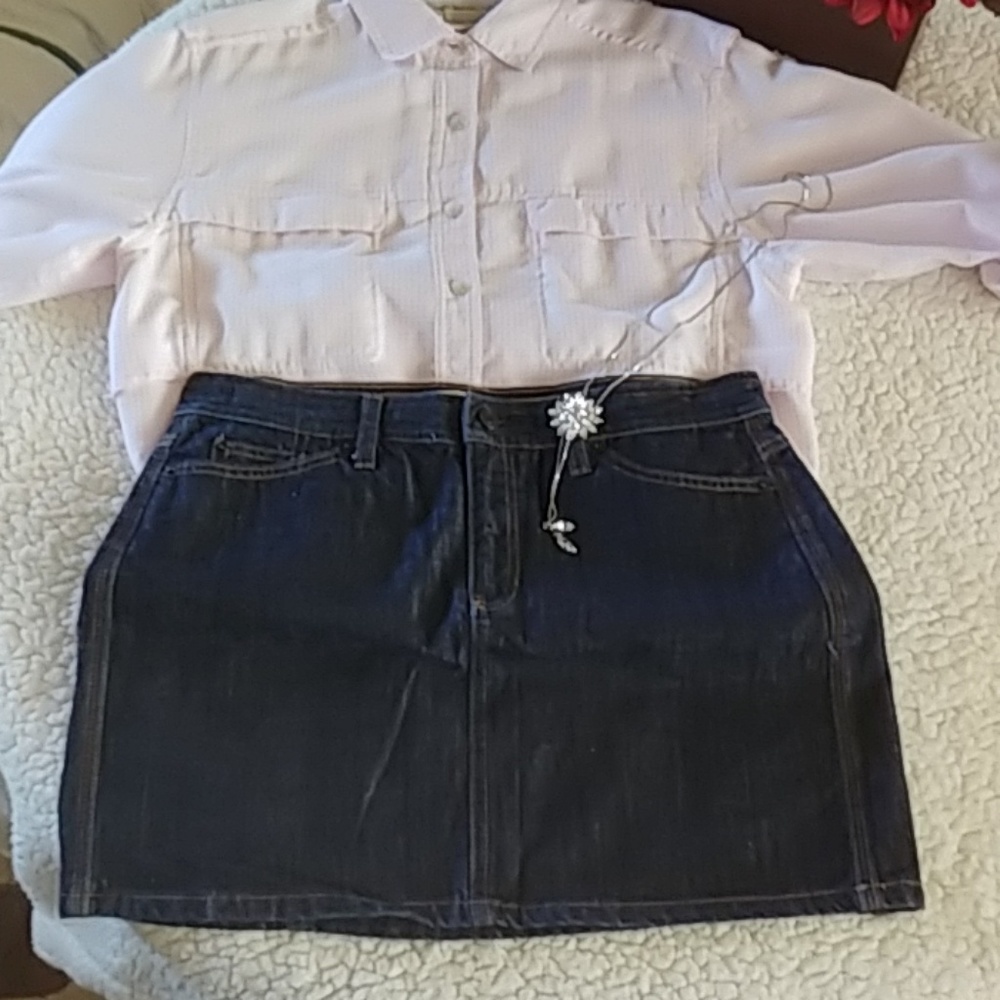 Gap mini skirt
